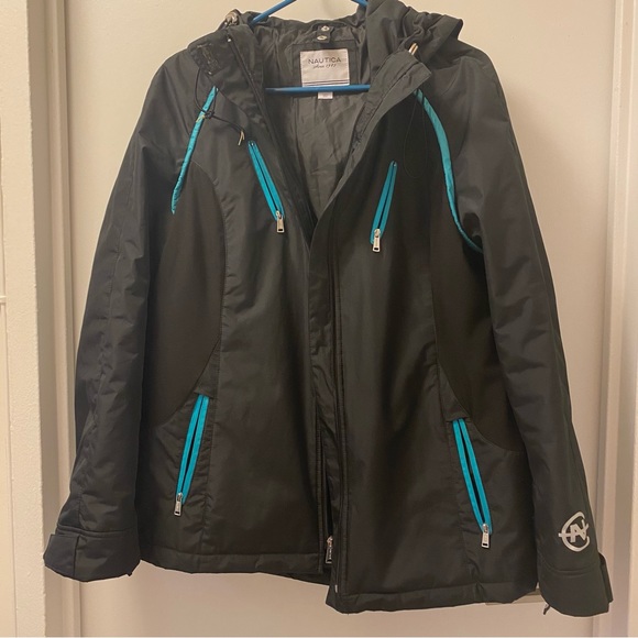 Nautica two in one winter coat! L/XL in great condition. Black with teal - Picture 7 of 12